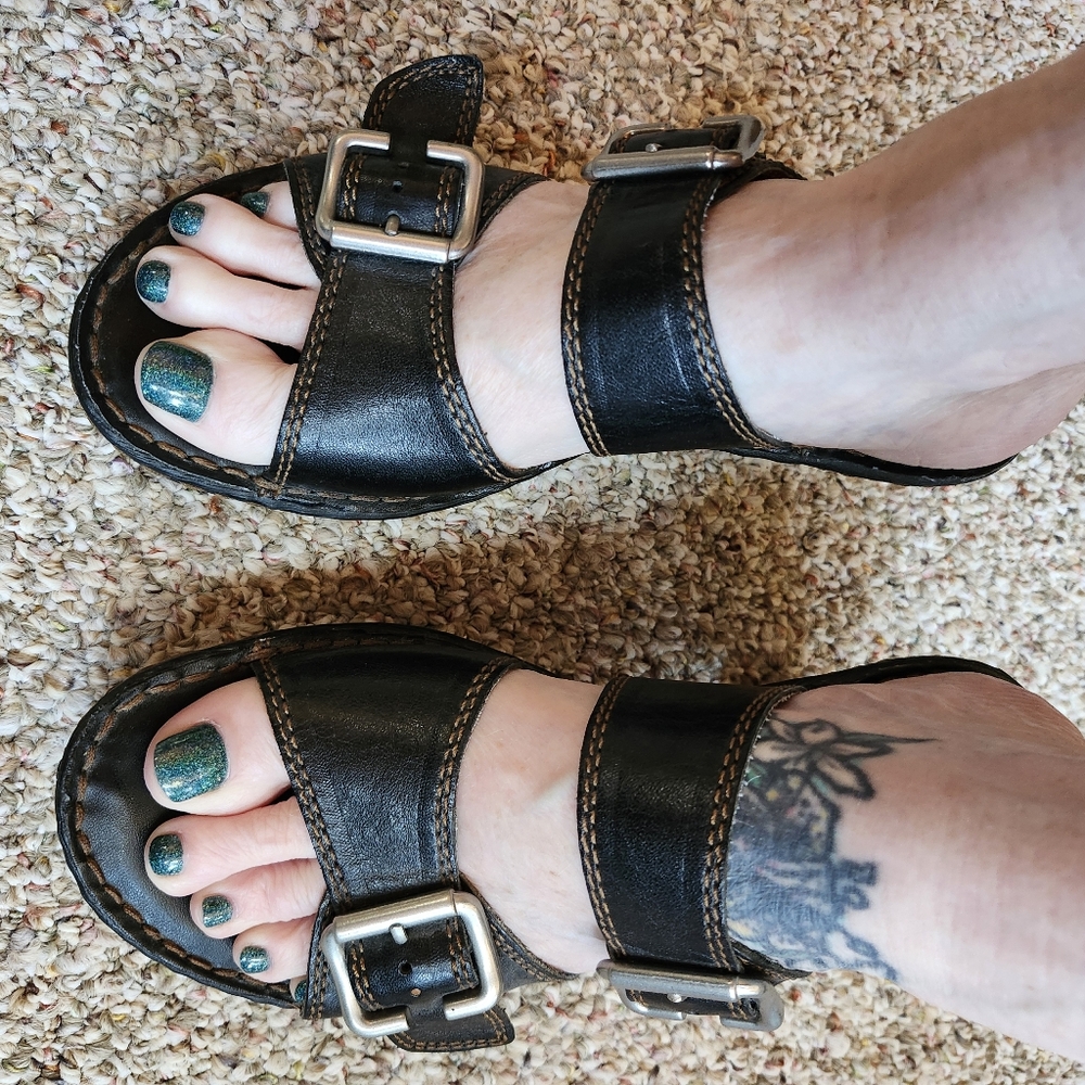 B.O.C Born Double Strap Block Heel Size 6 - image 7